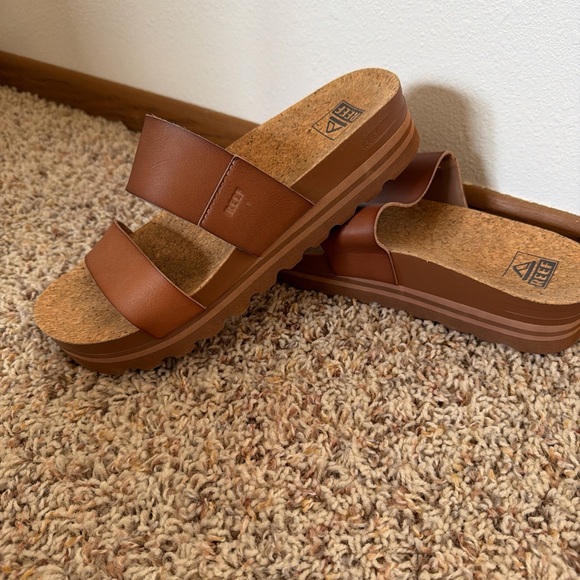 Reef Cork Footbed Sandals with Brown Straps - Picture 2 of 4